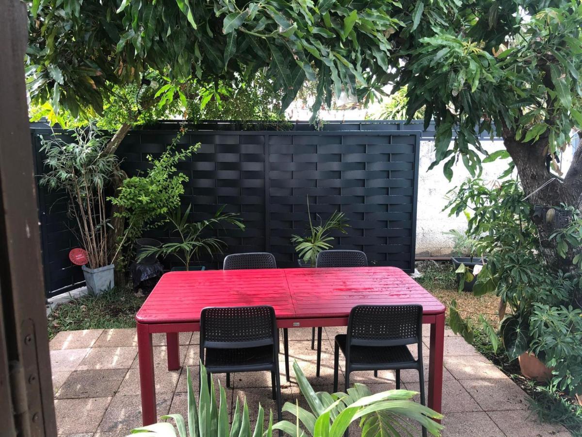 Apartament Meuble Le Manguier Saint Pierre Zewnętrze zdjęcie