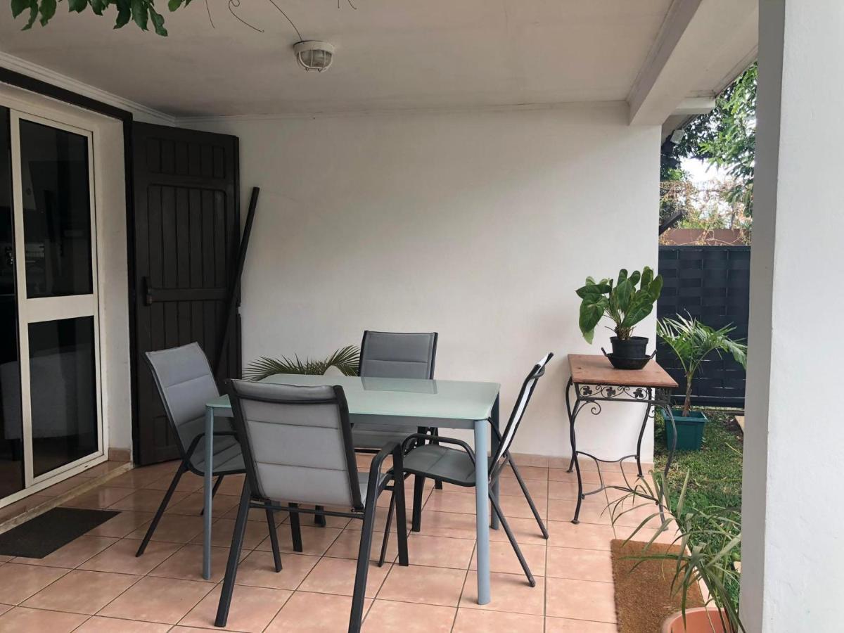 Apartament Meuble Le Manguier Saint Pierre Zewnętrze zdjęcie